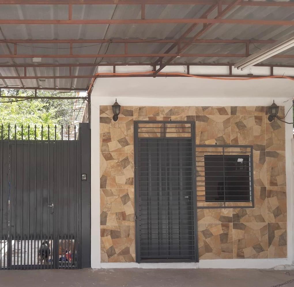 Monoambiente Semi Independiente En Asu-Py Asuncion Exterior photo